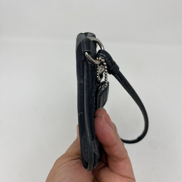 Coach Wristlet - Picture 6 of 16